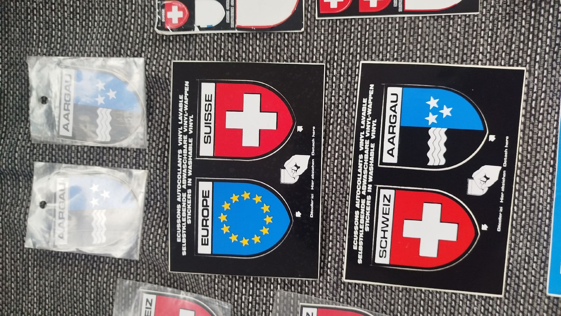 Sticker: Schweizer Wappen-Aufkleber – Usato da Glashütten venduto da lightmoon 2