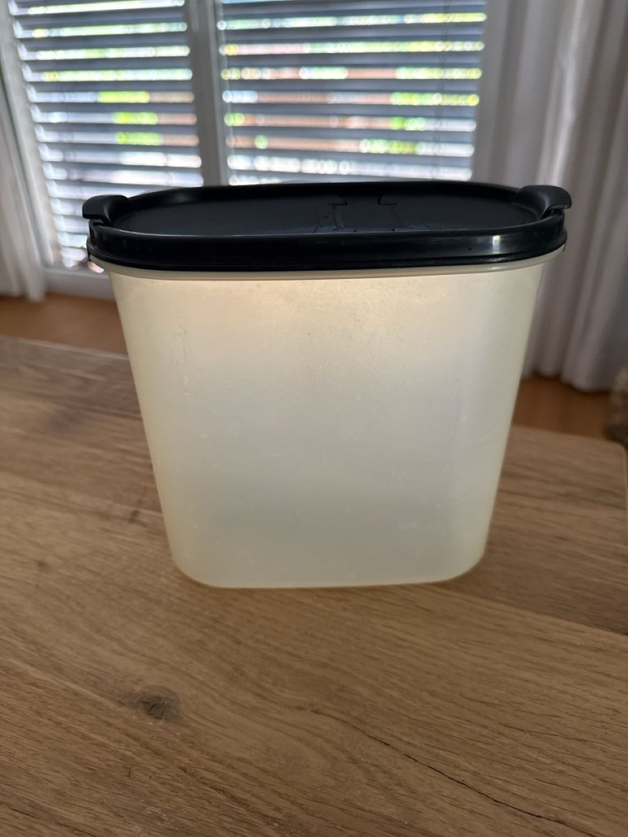 Tupperware Contenitori & Simili: Tupperware Vorratsbehälter 1.7 Liter, gut erhalten! – Usato da Wegenstetten venduto da ItsVi