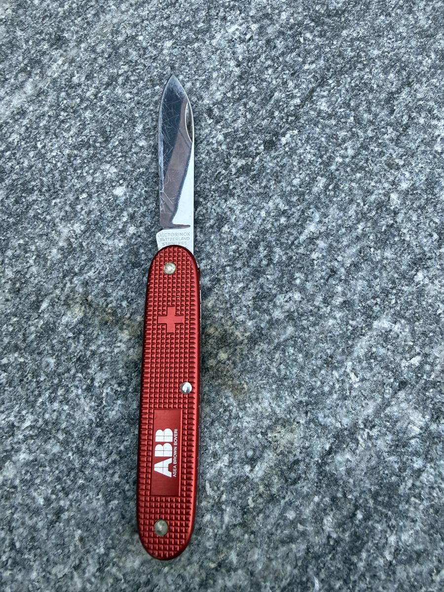 Victorinox Couteaux de poche: Sackmesser Old Cross Solo rot mit ABB Logo – D'occasion à Schupfart par 1.TopAngebote 2
