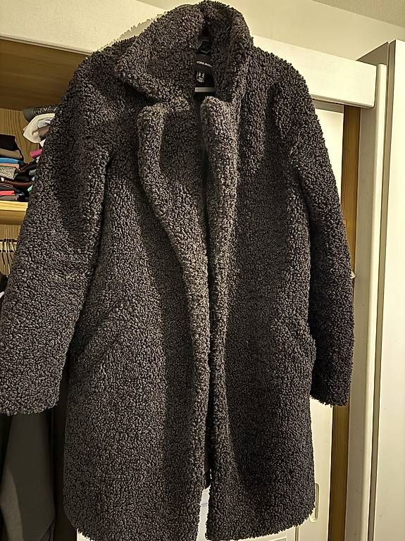 Vero Moda Cappotti: Teddy Mantel schwarz – Usato da Basel venduto da rebecca_b