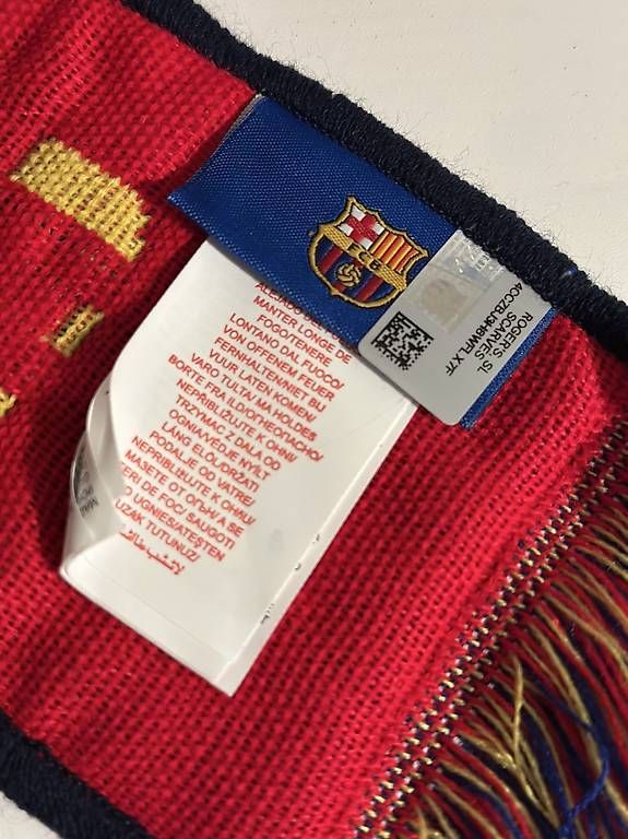 Foulard & Sciarpe: Original Barcelona Schal & Socken – Usato da Uzwil venduto da nana.93 1