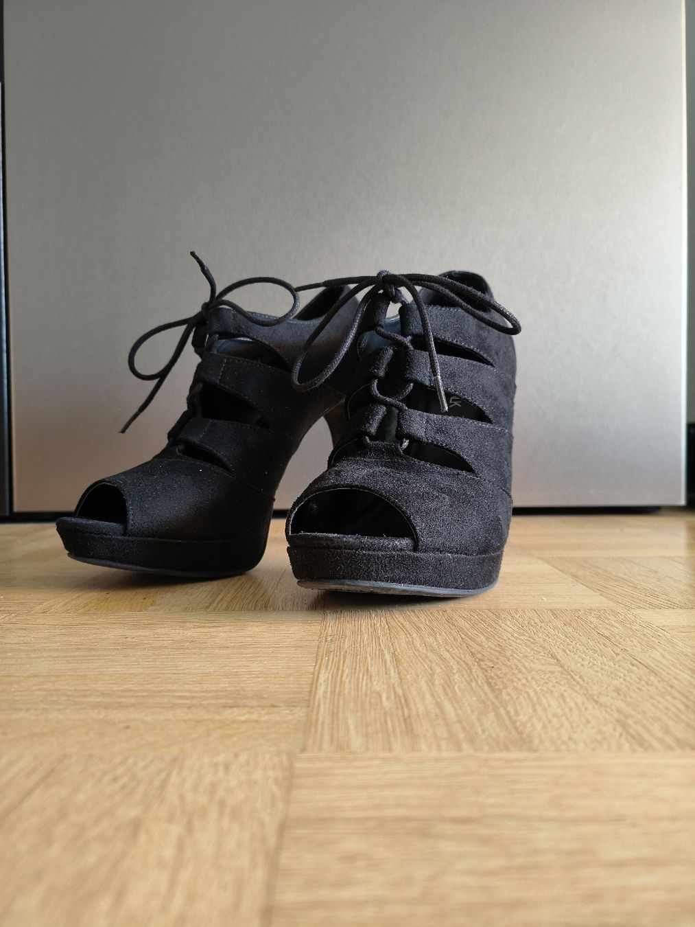 Scarpe da donna: Schwarze High Heels, Grösse 38 (Catwalk) – Nuovo (secondo la descrizione) da Wädenswil venduto da Alina7777 1