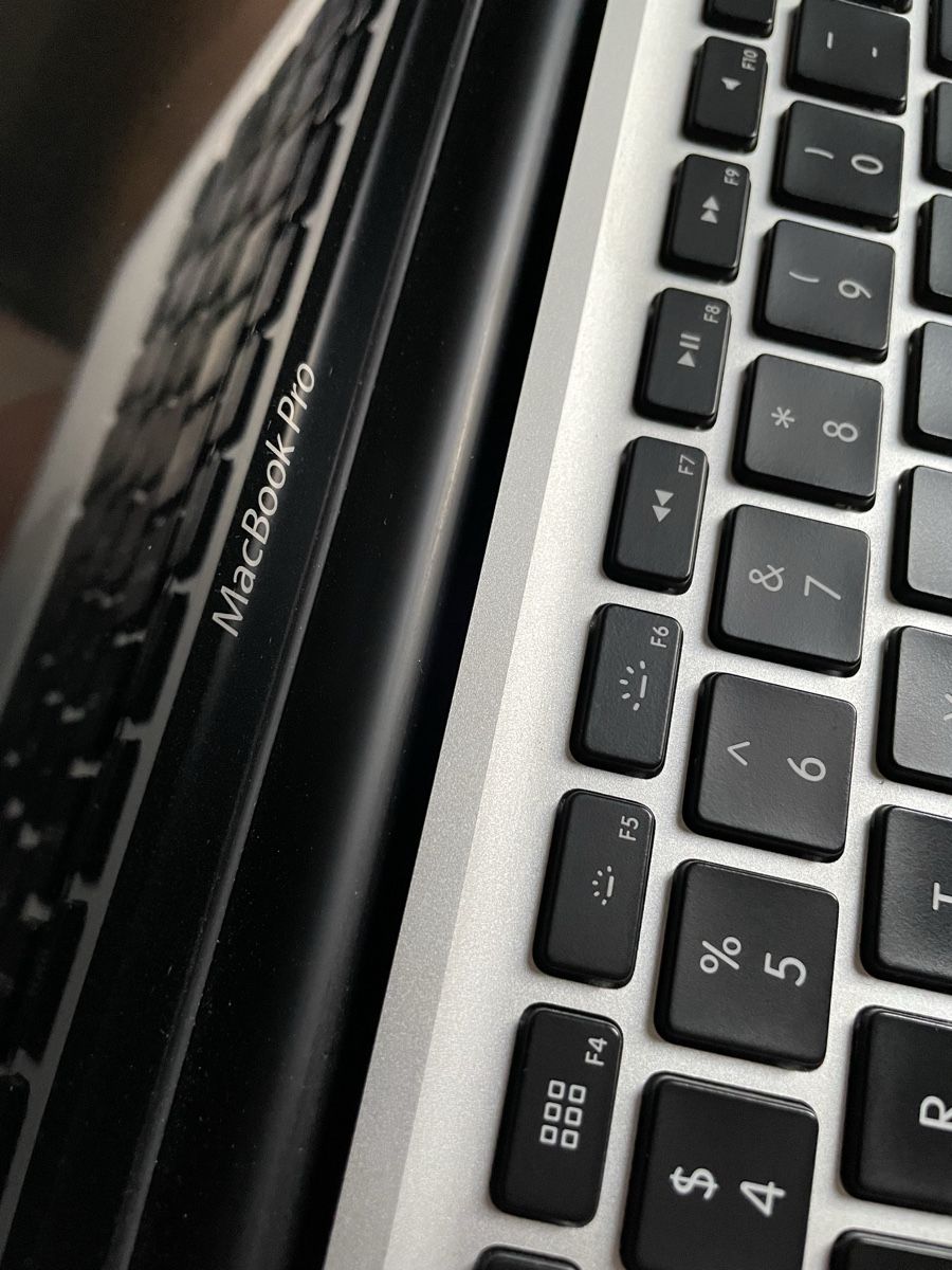 Apple Notebook: Mac Book Pro 13 inch from 2013 not working – Difettoso da Basel venduto da aharon.no1 1