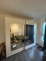 Schwebetürenschrank weiss mit Spiegel gebraucht