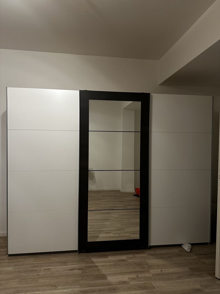 Schränke: Otto Wardrobe with three sliding doors – Gebraucht aus Basel von tar_nq7c