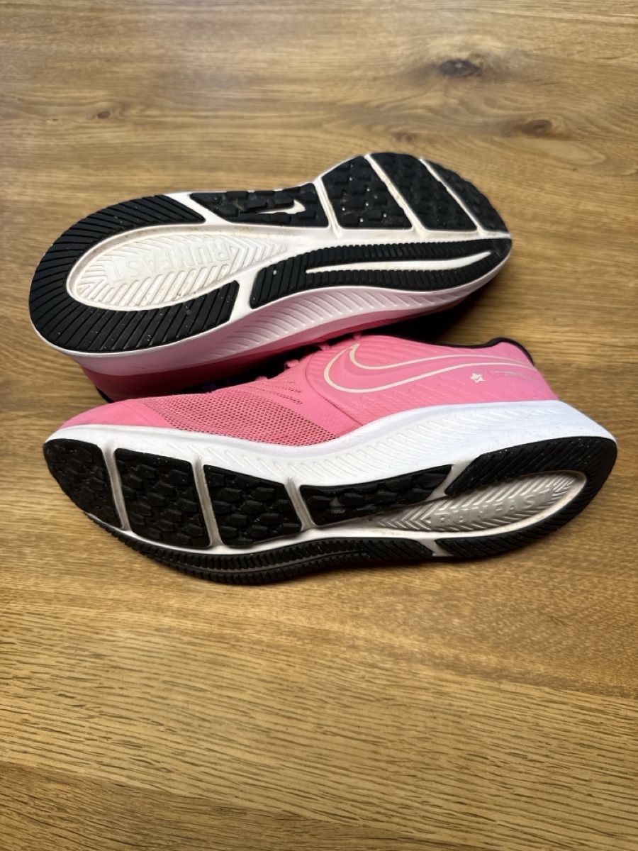 Nike Scarpe da donna: Sneaker Turnschuh Nike Gr. 38 – Usato da Rohr b. Olten venduto da -FaLu- 2
