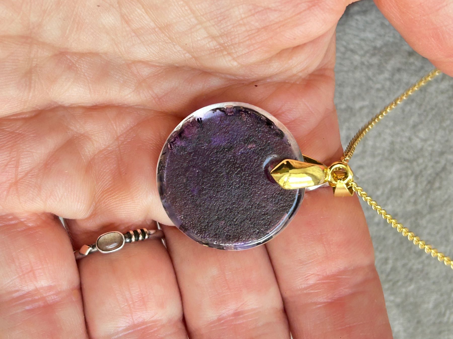 Ketten: Kette mit Anhänger violet Unikat Geschenkidee – Gebraucht aus Dittingen von Bijoubelle 2