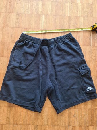 Shorts Nike schwarz mit Seitentaschen Grösse L gebraucht