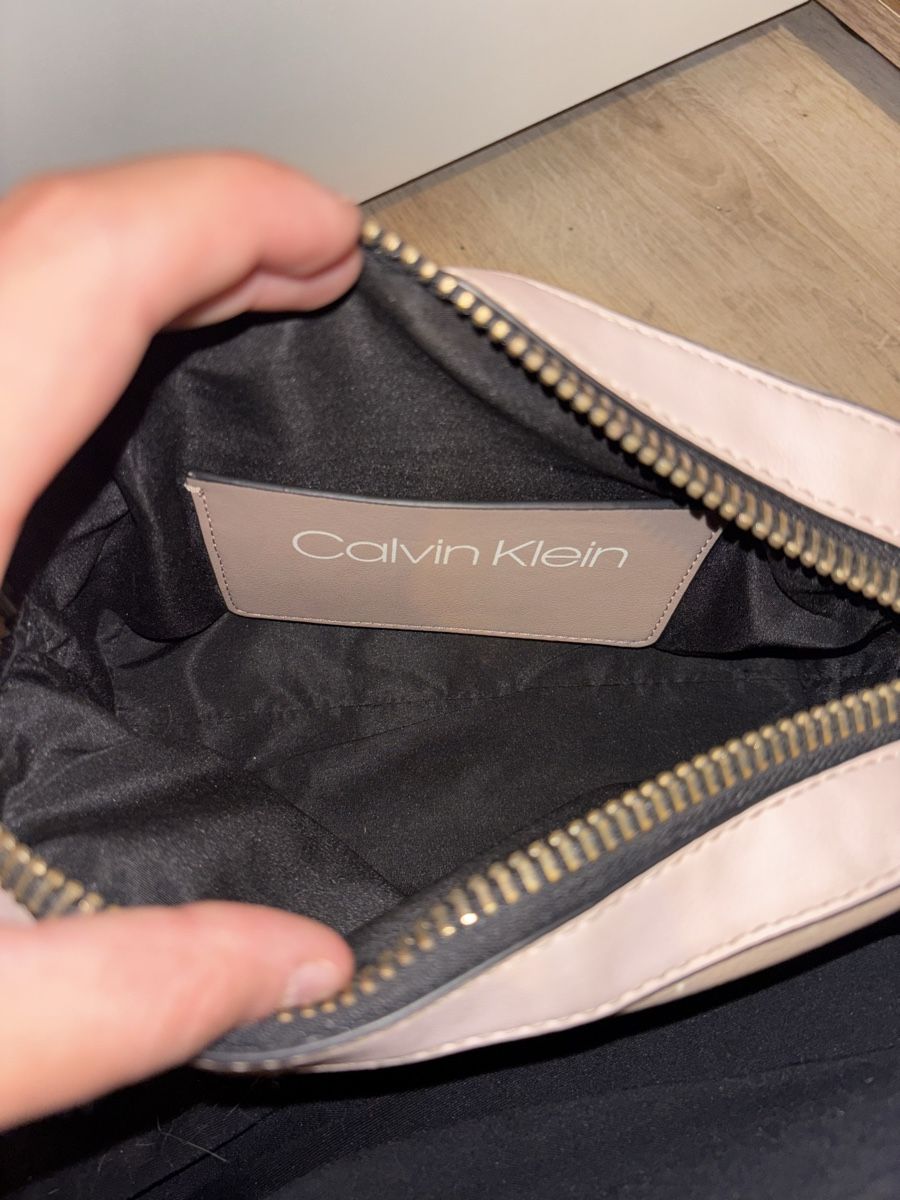 Calvin Klein Borse da donna: Calvin Klein Umhängetasche – Usato da Wetzikon ZH venduto da ruby.brukx 2