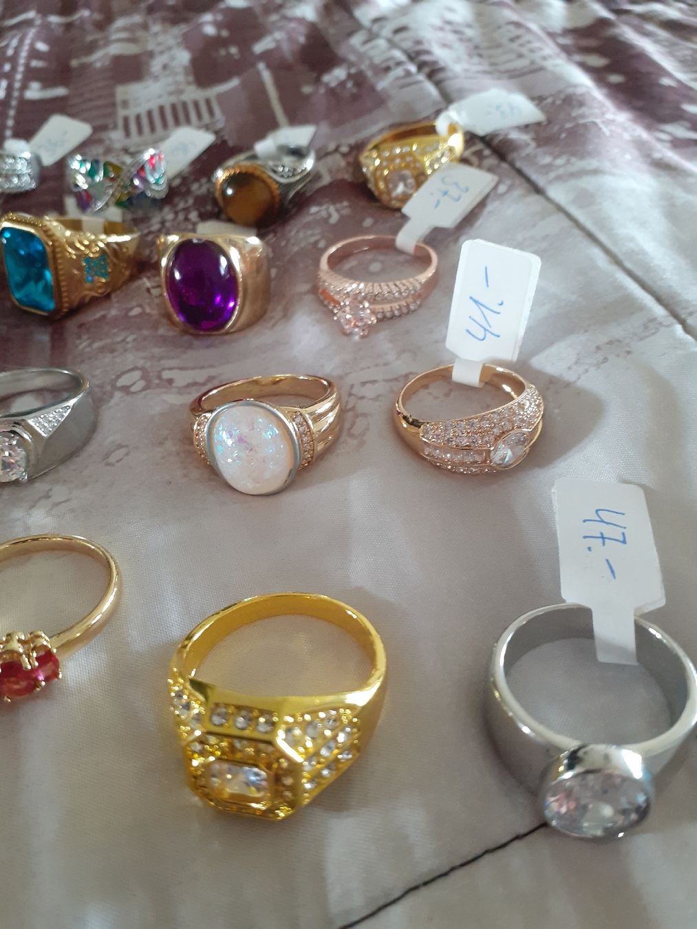 Sonstiger Schmuck: Diverse Ring-Sammlung: Stilvolle Accessoires für den Sommer! – Neu (gemäss Beschreibung) aus  von  2