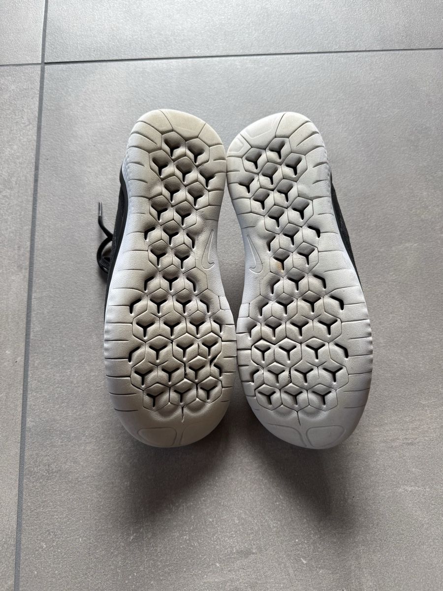 Nike Scarpe da uomo: Sportschuhe – Usato da Gamsen venduto da Le_De 2
