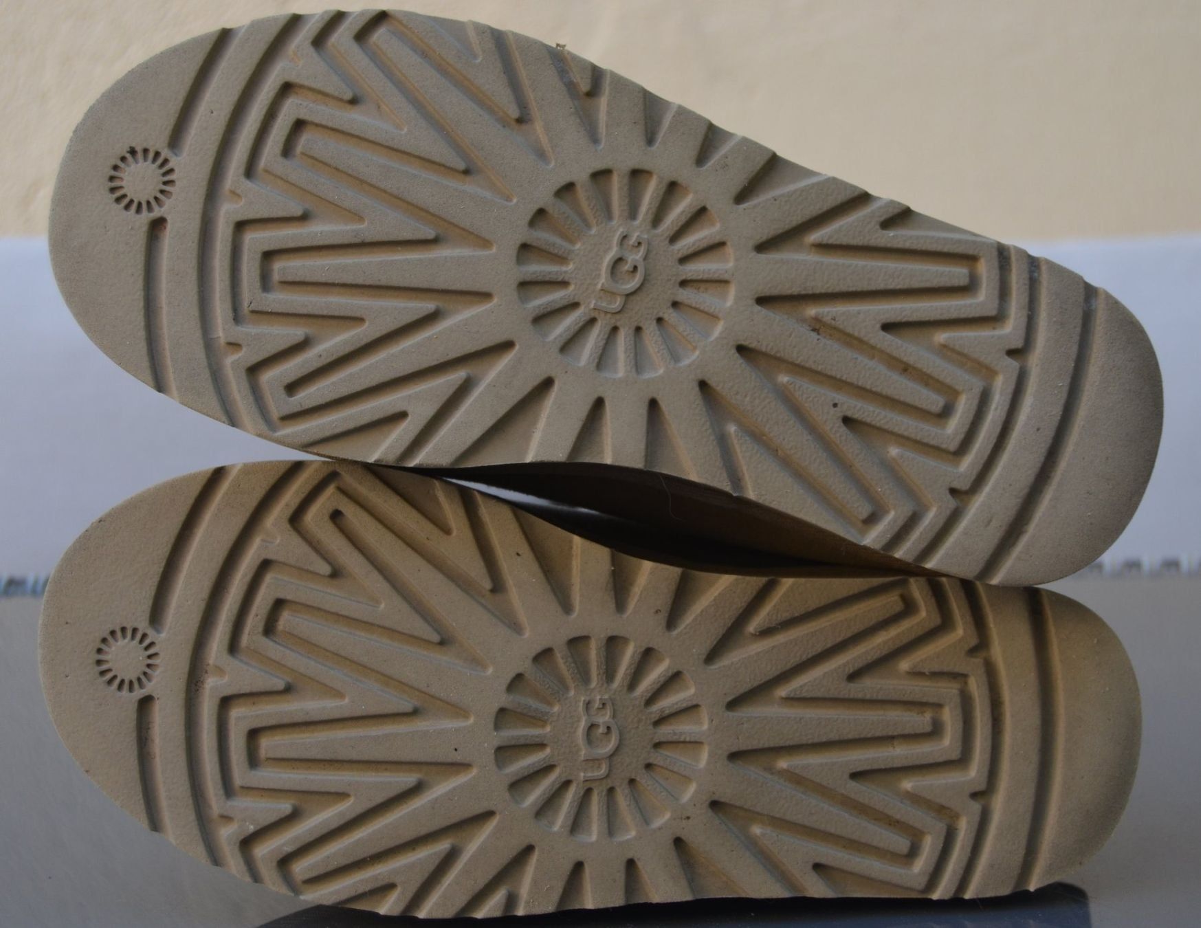 Ugg Chaussures femmes: UGG Tazz Schuhe /  chaussures .Sabot  .39 – D'occasion à Bern par mynoa 6