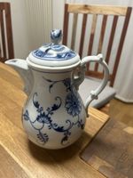 Meissen Stil / Zwiebelmuster Teekanne
