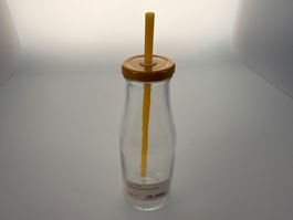 Trinkflasche Country Glas mit gelbem Strohhalm