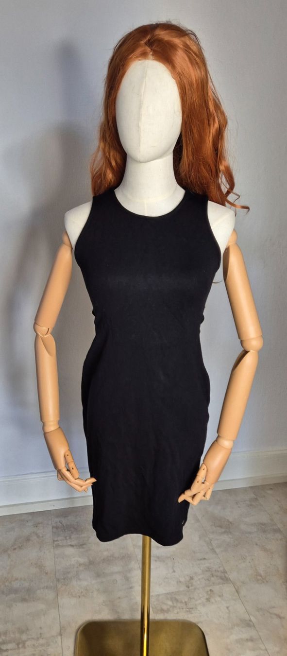 Armani Kleider: Kleines schwarzes Kleid von Armani Exchange – Gebraucht aus Leissigen von ali_k9v8 2