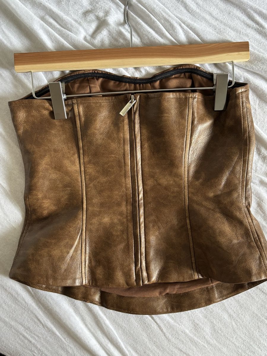 Top: Faux leather corset top  – Usato da Wallisellen venduto da eli_v7dn 2