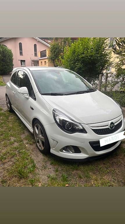 Automobili: Opel Corsa Nürburgring Edition – Usato da Martigny venduto da and_6k6c
