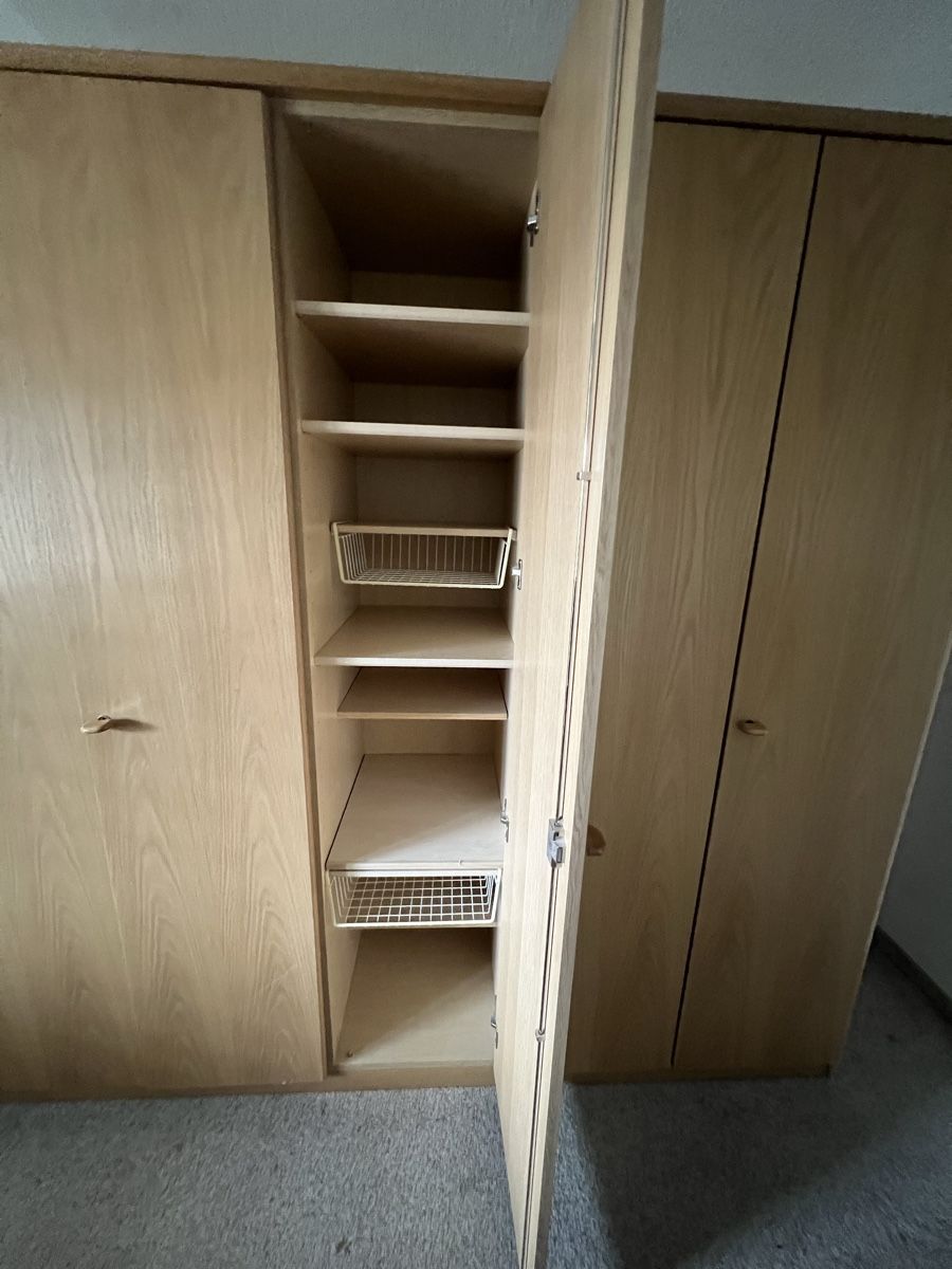 Armadi: Schrank / Kleiderschrank – Usato da Ehrendingen venduto da nz9_y29p 2