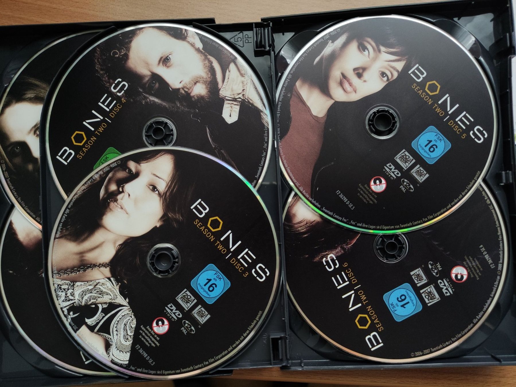 Alle DVDs: Bones - Staffel 2 – Neu (gemäss Beschreibung) aus Siebnen von Valora23 3