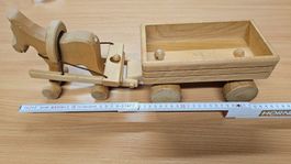 Holzspielzeug "Pferd mit Wagen"