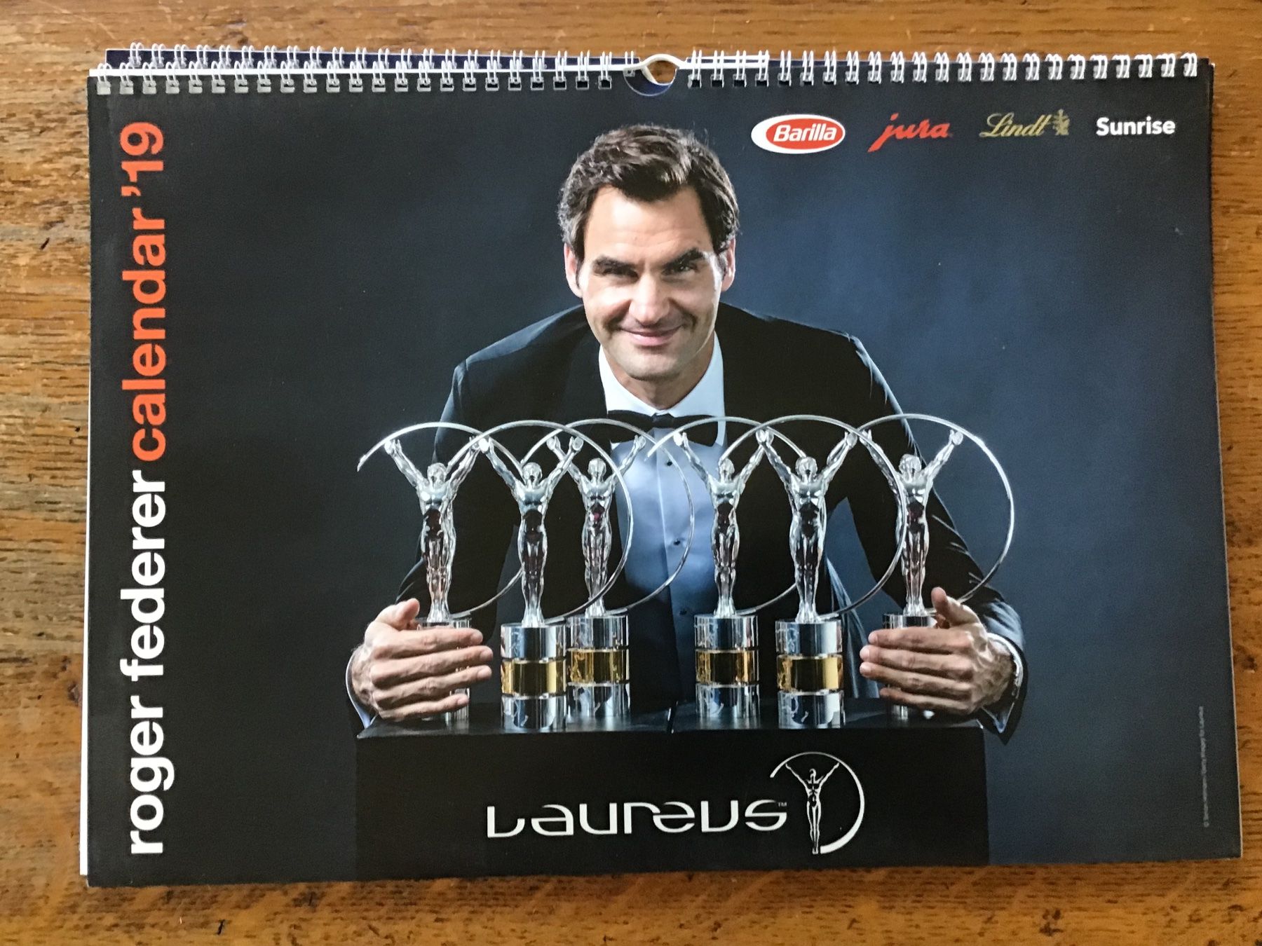 Kalender: Calendrier officiel Roger Federer 2019 – Gebraucht aus Fully von Ruby97