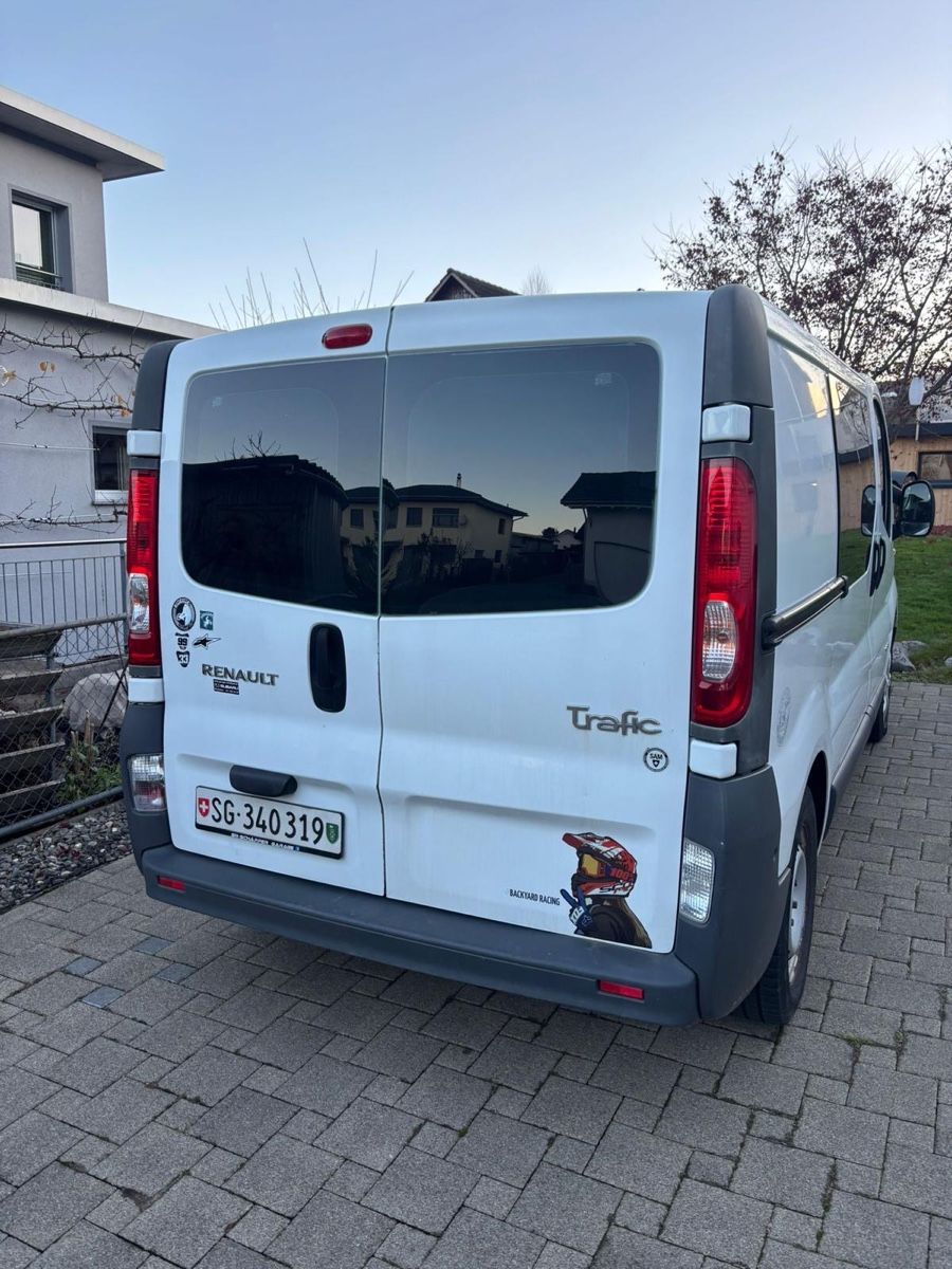 Véhicules utilitaires: Renault Trafic – D'occasion à Eichberg par Weder236 4