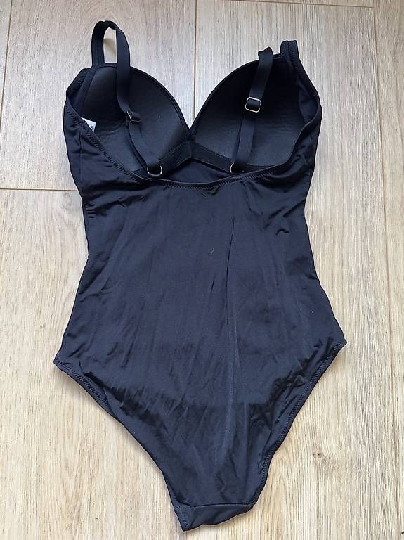 Maillots de bain & Bikinis: Badeanzug Grösse S/36 – D'occasion à Aadorf par mar_l5n2 2