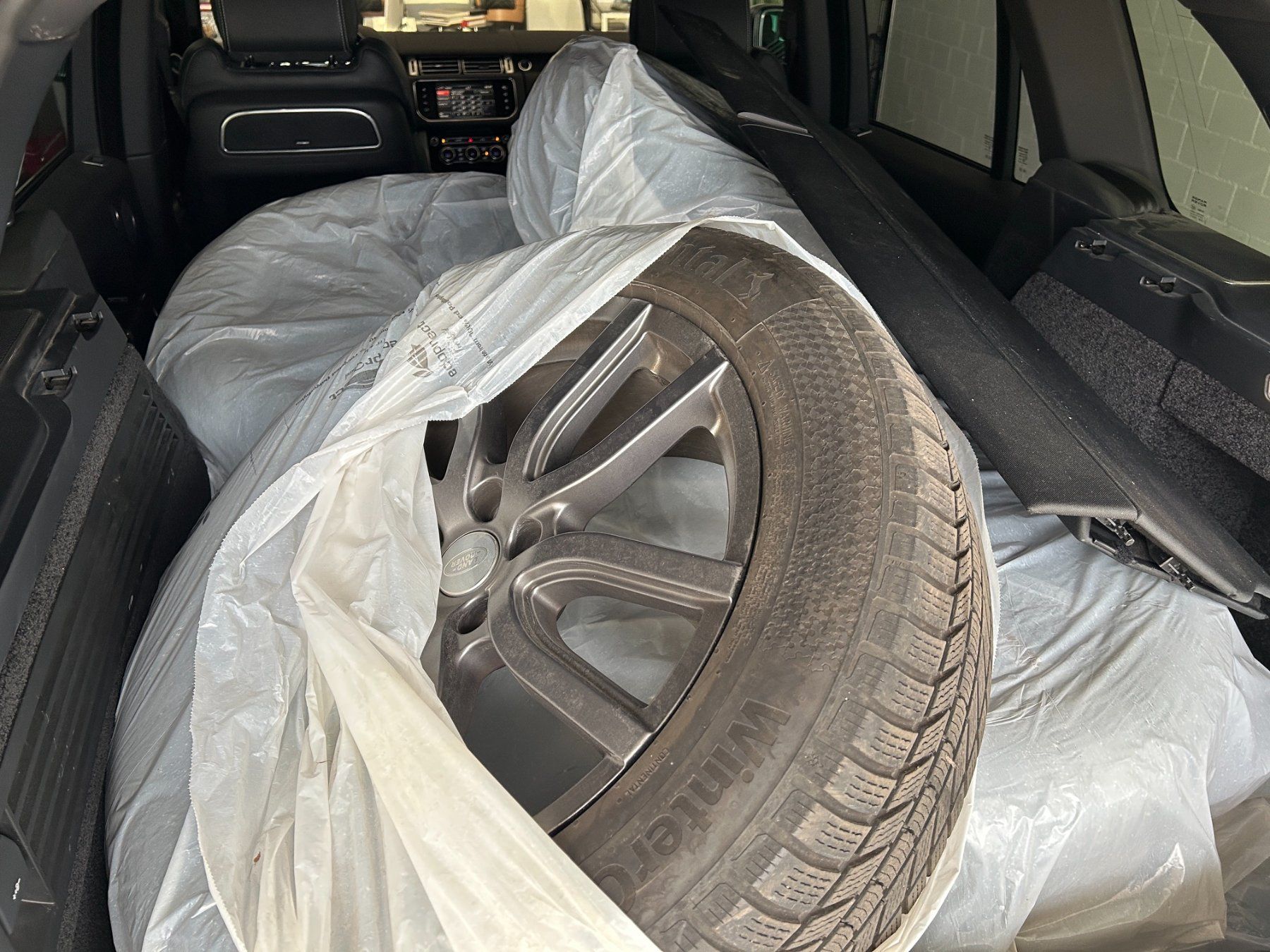 Land Rover Automobili: Land Rover Range Rover 4.4 LSDV8 lang Version ab CHF 1.00 – Usato da Steinhausen venduto da Automotive-Meier-1 8