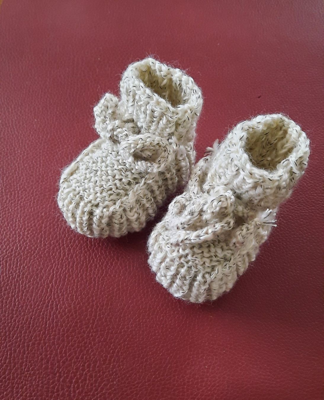 Socken für Kinder: Babyschühchen Babysöckchen – Neu (gemäss Beschreibung) aus zufikon von braemestaender01