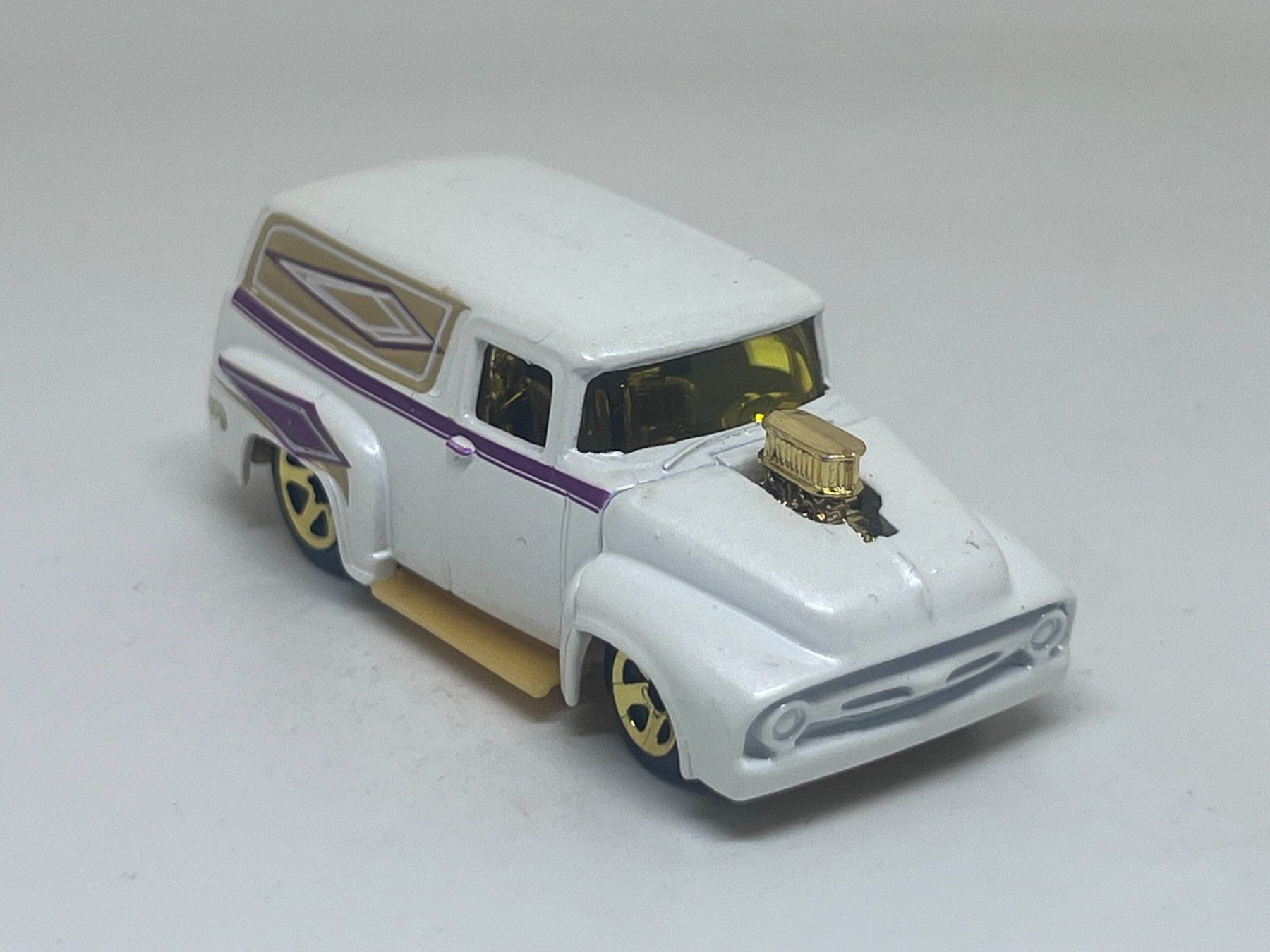 Hot Wheels Modellini d'auto: Hot Wheels '56 Ford – Nuovo (secondo la descrizione) da Wildegg venduto da LaaBoutique