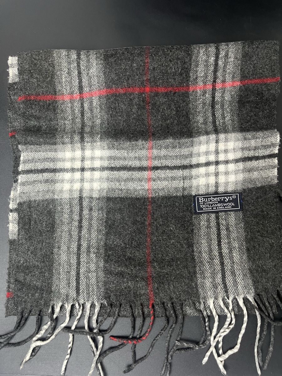Burberry Schals: Echarpe Burberry laine gris – Neu (gemäss Beschreibung) aus Les Avanchets von lunedeneige.shop 2