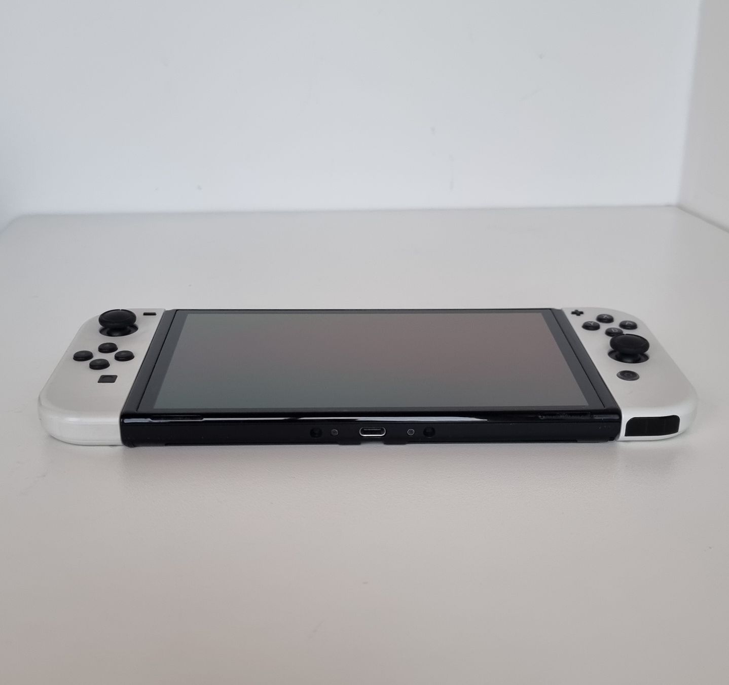 Nintendo Console: Nintendo Switch OLED inkl. 4 Spiele & Zubehör – Usato da Gontenschwil venduto da shop2hand 2