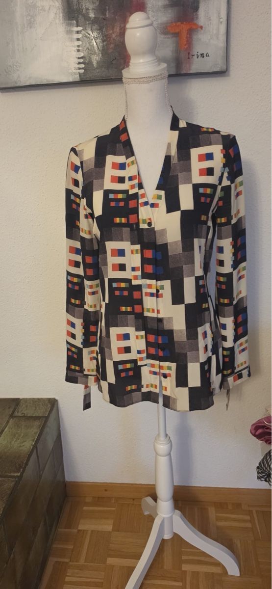 Akris Camicette: Bluse AKRIS 100% Seide geometrisch Grösse 34 – Usato da St. Gallen venduto da mania03