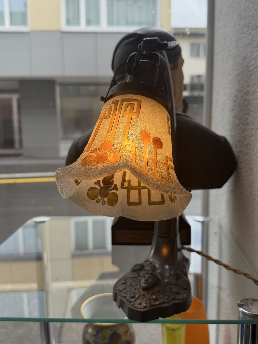 Lampade: Jugendstil Tischlampe mit dekorativem Glasschirm  – Usato da Andermatt venduto da Diadiusdiana 3