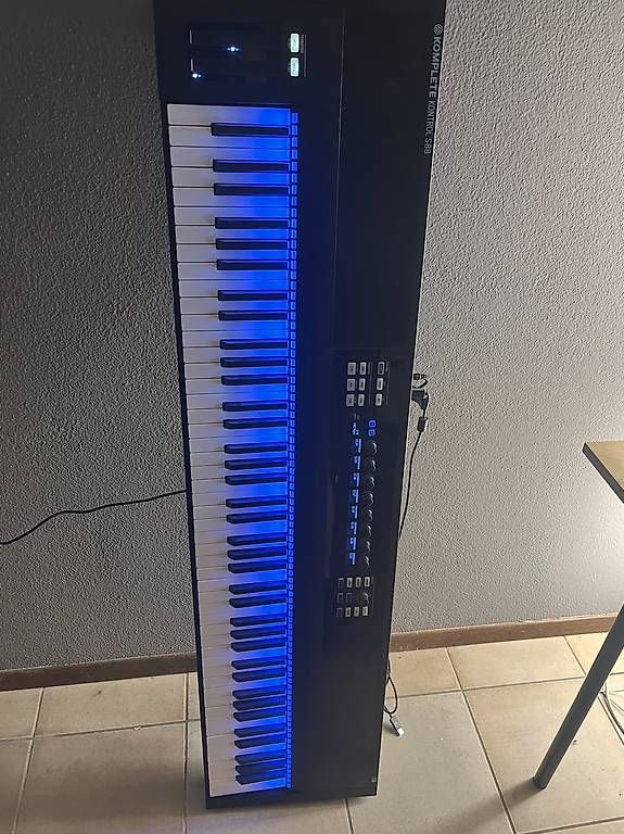Strumenti musicali: Native Instruments Komplete Kontrol S88 – Usato da Sementina venduto da sar_tr8k 1