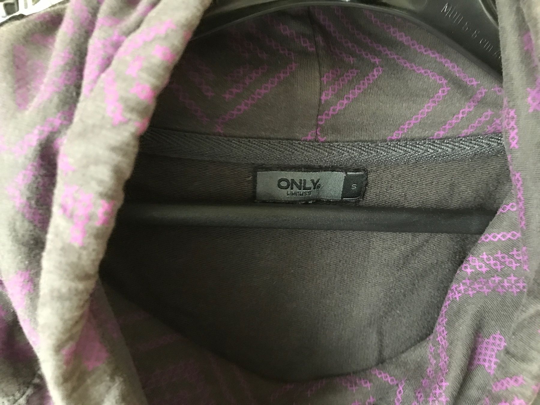 Only Maglioni & Felpe: ONLY Sweatshirt Pullover Jumper S Violett – Usato da Glattfelden venduto da Danshari 2