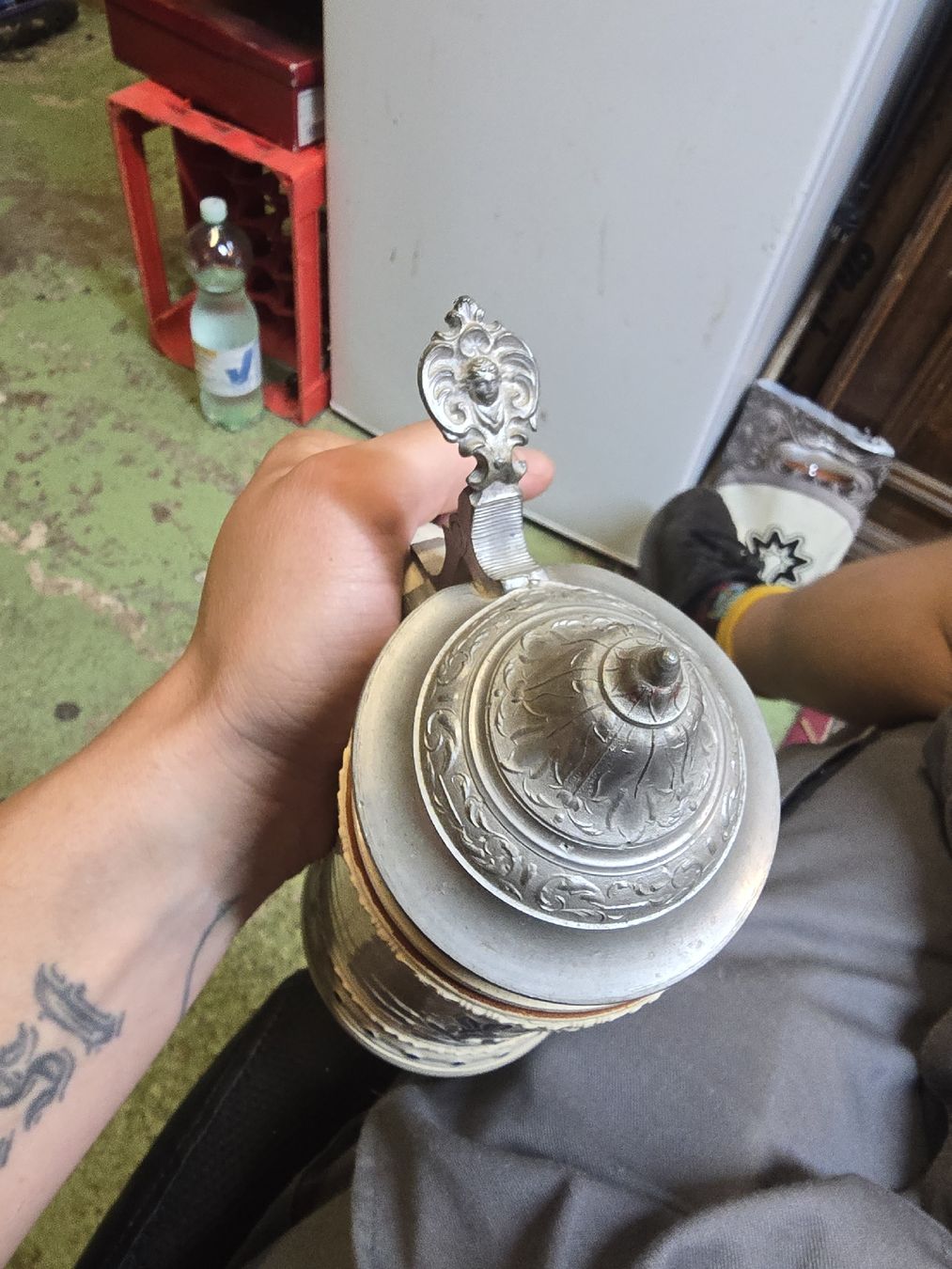 Bicchieri: Bierkrug mit Zinndeckel alt (D1) – Usato da Rorschach venduto da TimelessTrading 3