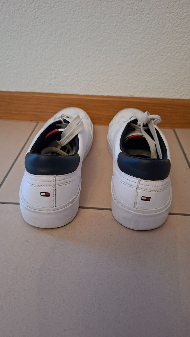 Tommy Hilfiger Scarpe da uomo: Scarpe Tommy Hilfiger – Usato da Genestrerio venduto da mor_fnw8 2