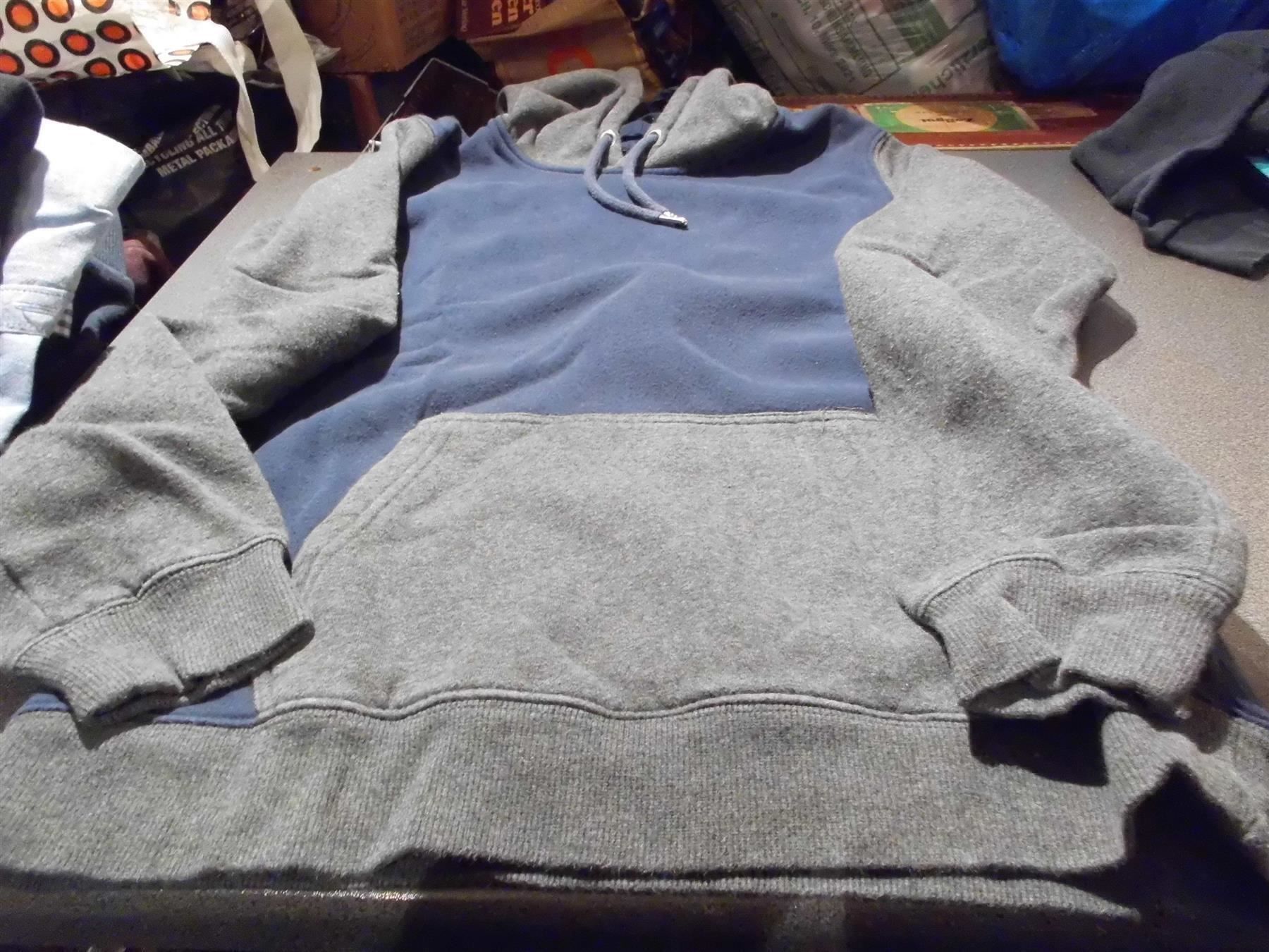 Maglioni & Felpe: Kapuzenpullover Grösse S, Your Turn, blau/grau – Usato da Zürich venduto da abraxas1291