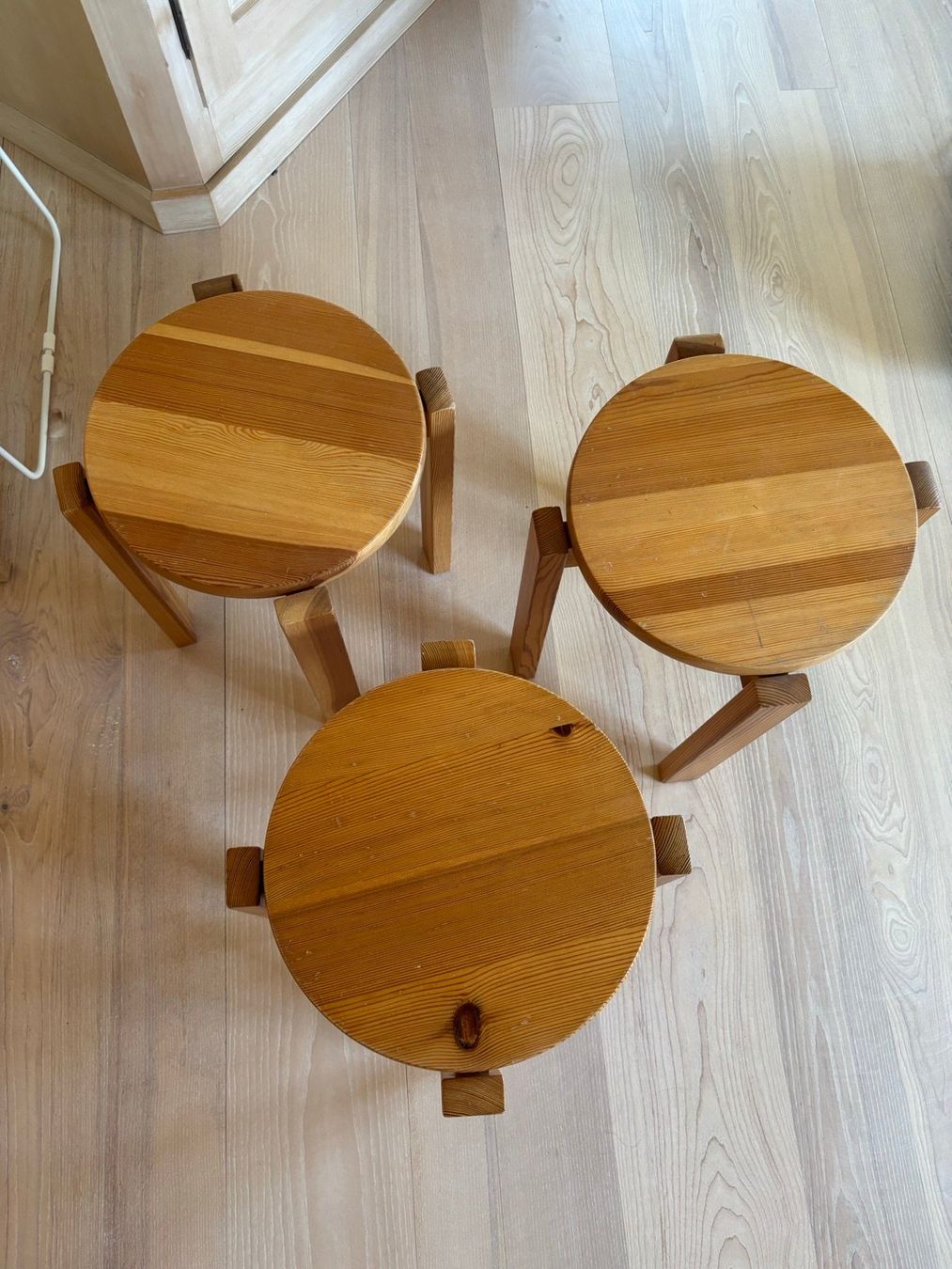 Sgabelli: Sitzhocker, Hocker aus Holz 3 Stück – Usato da Istighofen venduto da Ccracer 1