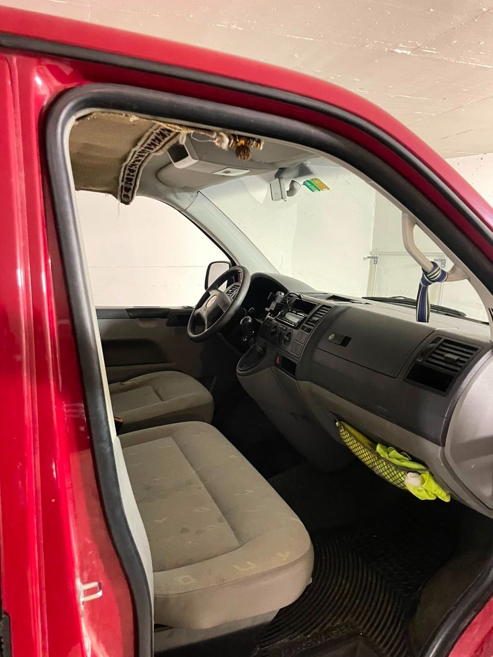 VW Veicoli commerciali: VW T5.1 Transporter 2.5 TDI – Usato da Oberkirch LU venduto da Manuel_Haefliger 5