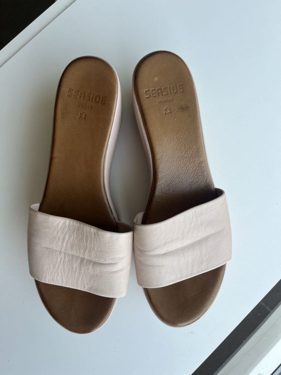 Damenschuhe: Hellrosane Plateau-Slides aus Echtleder, Gr. 39 – Neu und originalverpackt aus Oberrieden von son_b5mf