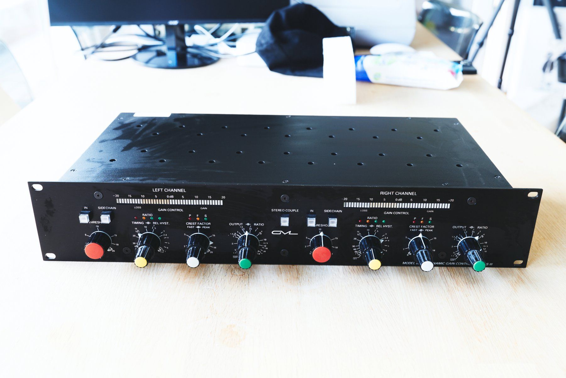 Console di mixaggio: GML 8900 Dynamic Range Conroller Compressor mit OVP – Usato da Kilchberg ZH venduto da decurion99