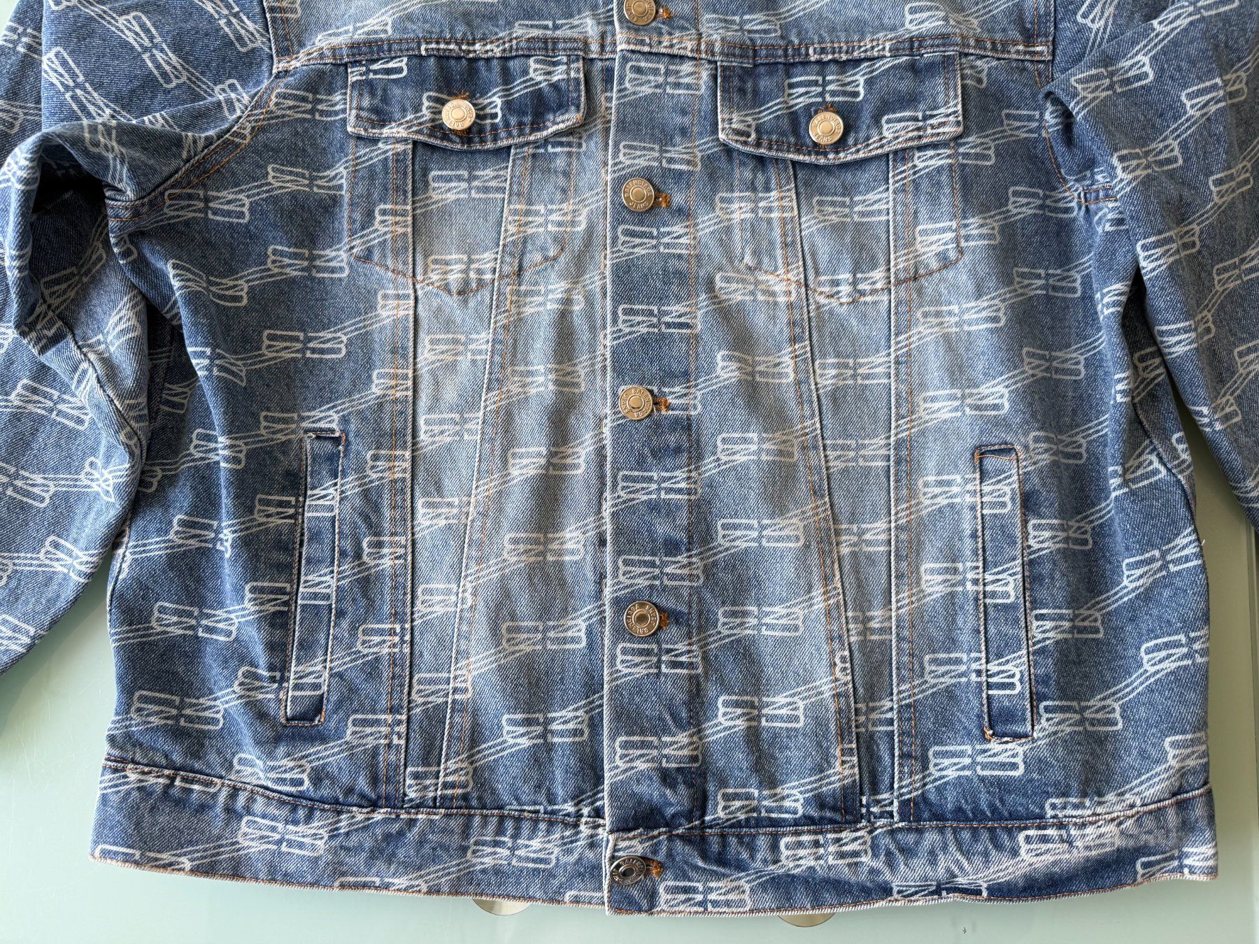 Balenciaga Giacche: BALENCIAGA Monogram Denim Hemd Jacket GR. M 100% ORIGINAL – Usato da Kreuzlingen venduto da Selliton 3