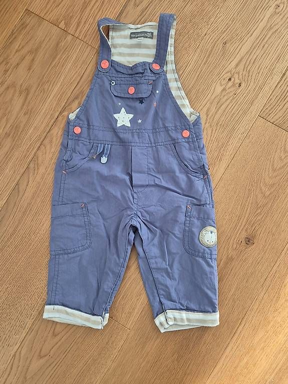Hosen: Baby Latzhose; Grösse 67 – Gebraucht aus Grenchen von oli_8bhz