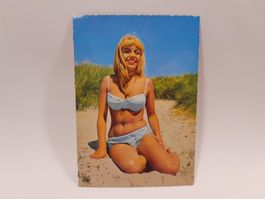Vintage Pin Up Postkarte / Ansichtskarte - Dünen Schönheit
