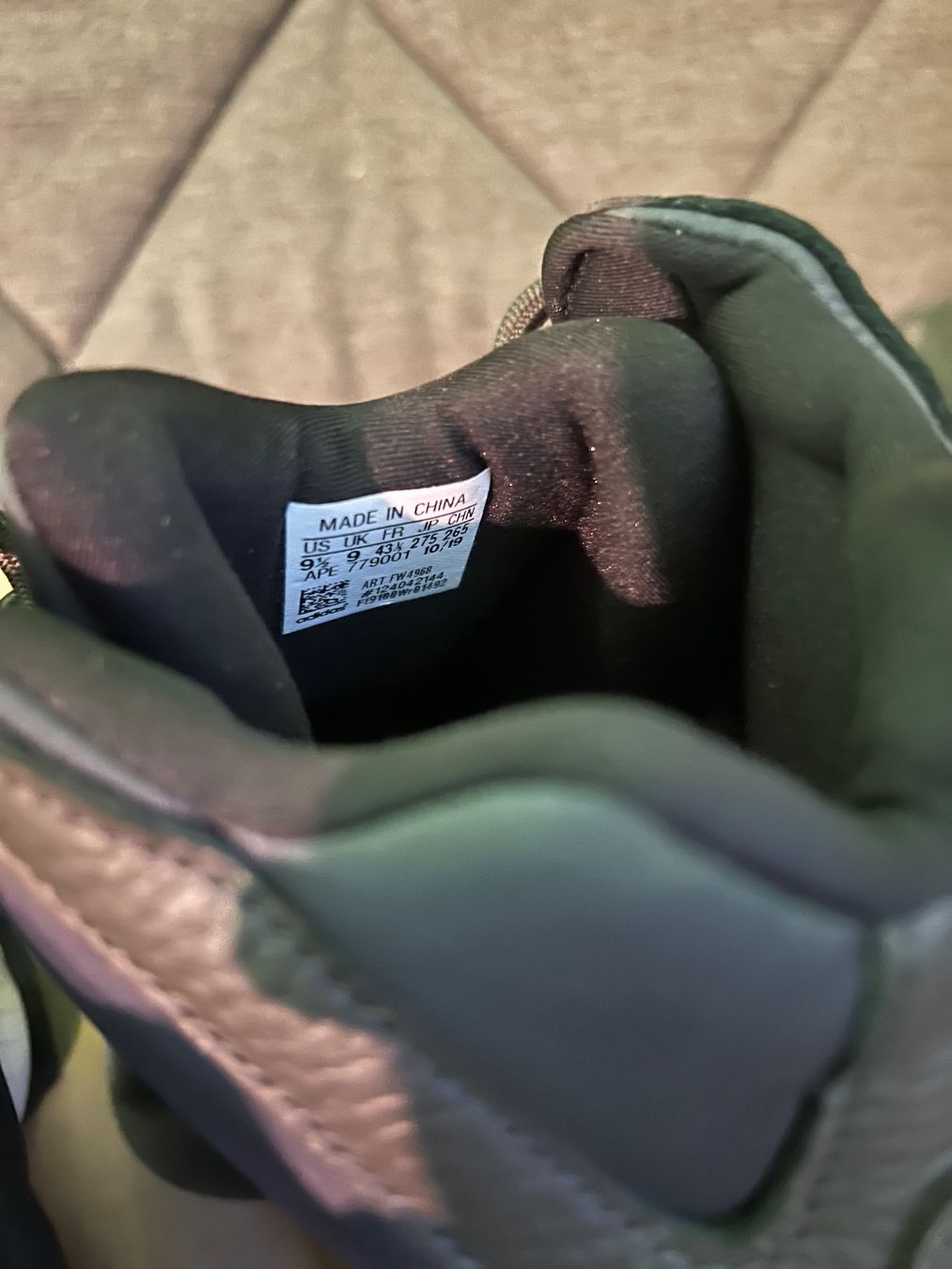 Adidas Scarpe da uomo: Yeezy 500 High Gr. 43 – Nuovo e nell'imballaggio originale da Allschwil venduto da GrenzWert 4