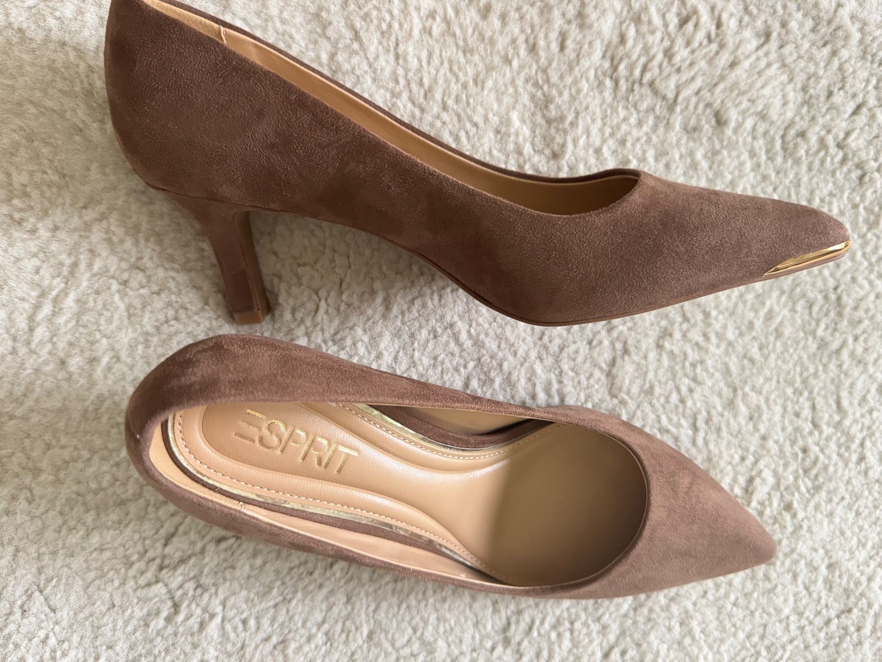 Esprit Chaussures femmes: Esprit Wildleder Pump Gr. 40 UNGEBRAUCHT – Neuf (Voir description) à Bonstetten par sc84 2