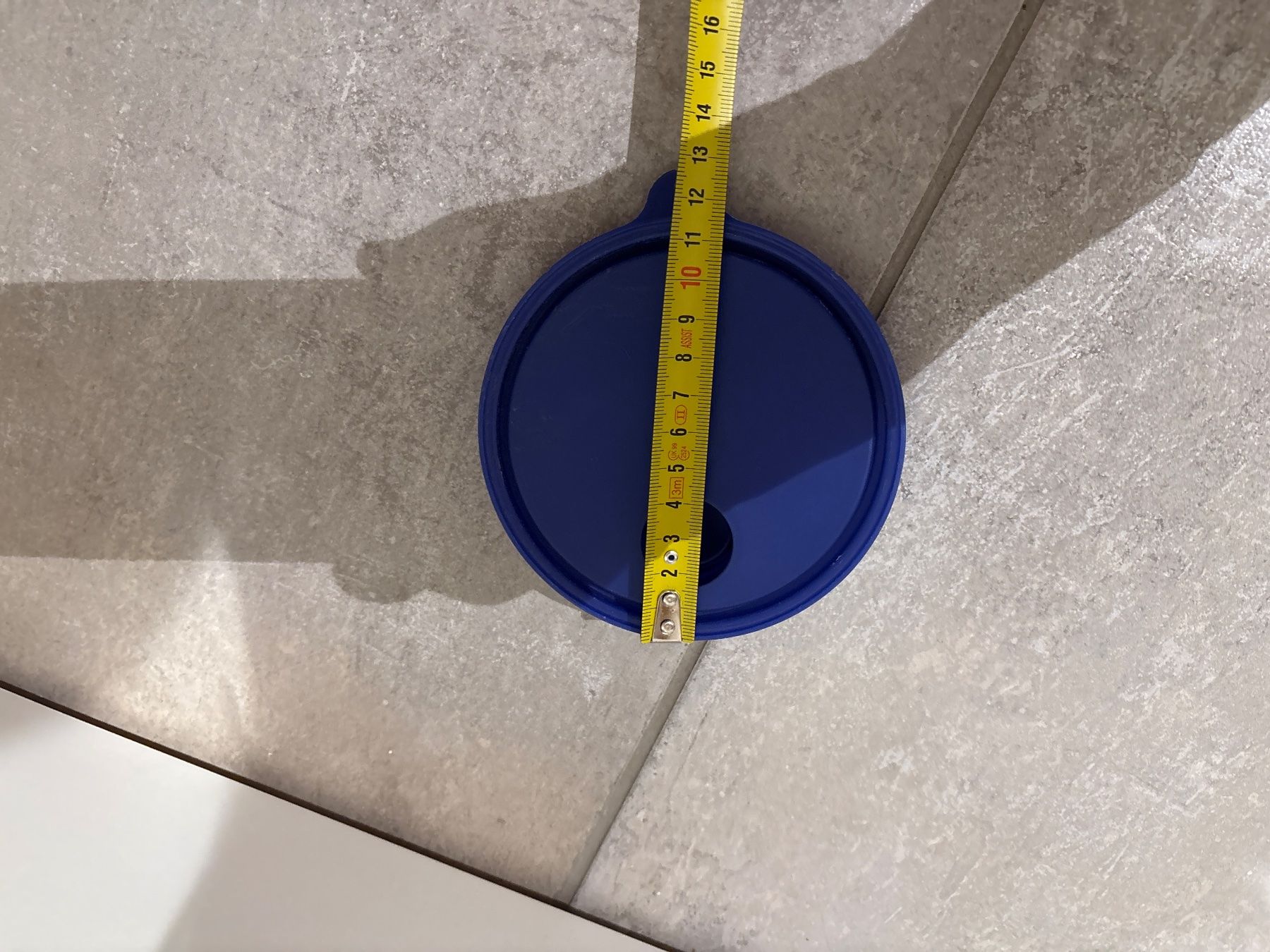 Tupperware Contenitori & Simili: Tupperware Getränkebecher mit Deckel – Usato da Bülach venduto da Jackybabue 4