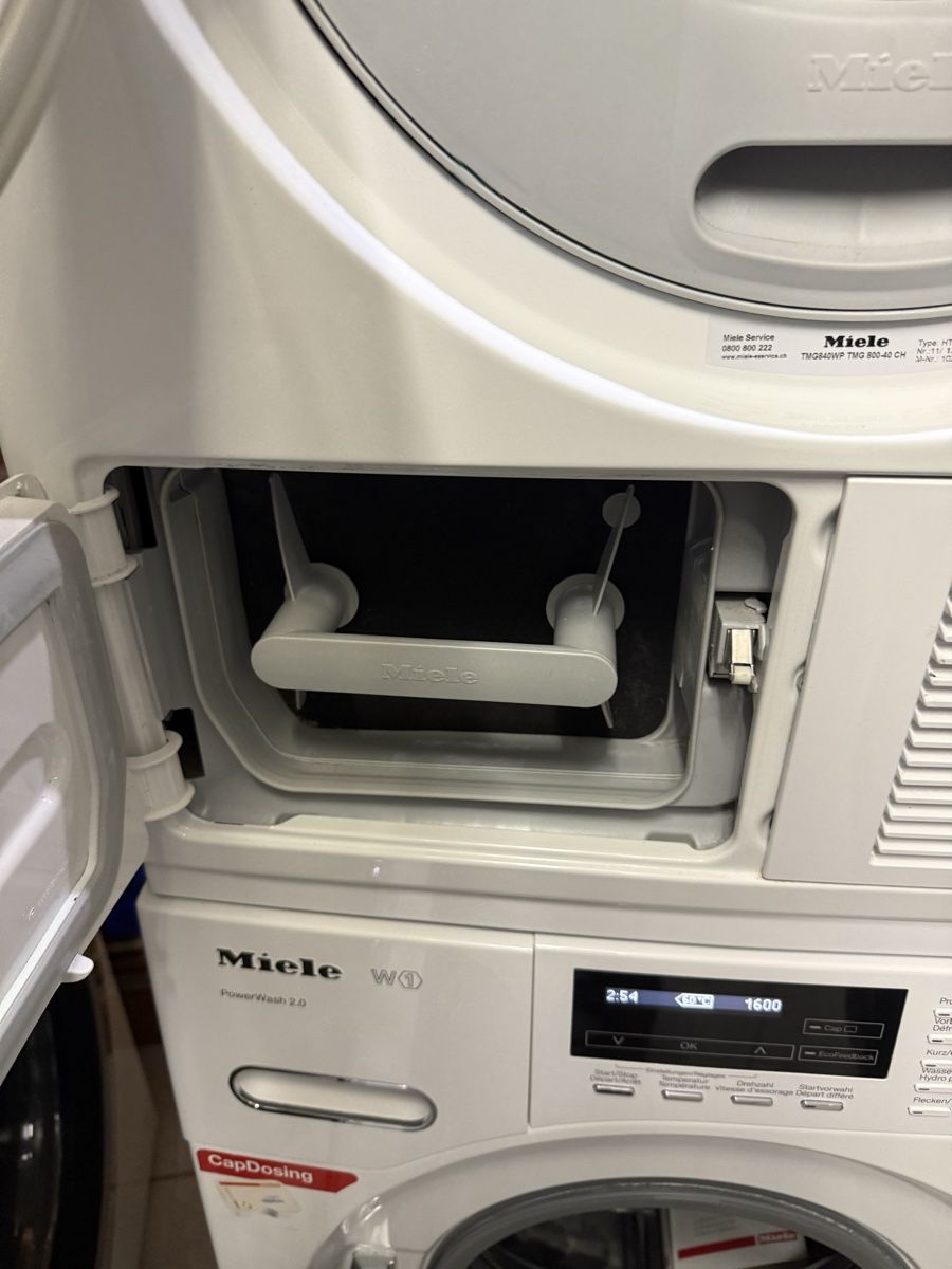 Miele Lavatrici: Miele Waschturm 8Kg A+++ – Usato da Kilchberg ZH venduto da Rei_9 5